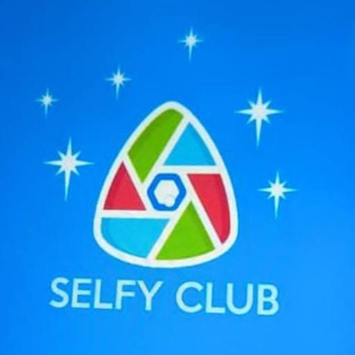 Selfy club