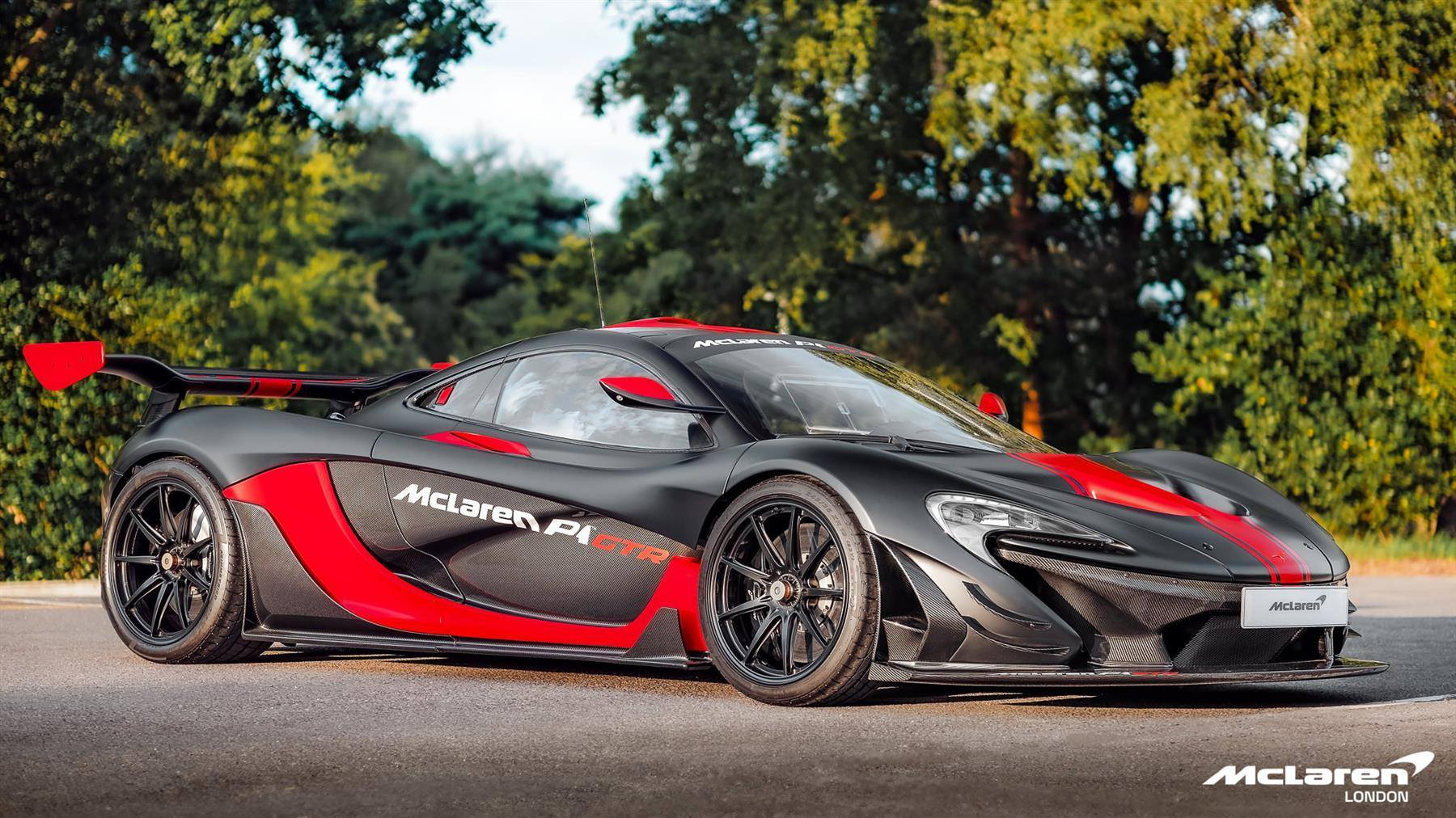 Garena Free Fire hợp tác cùng McLaren Racing đưa siêu xe vào game