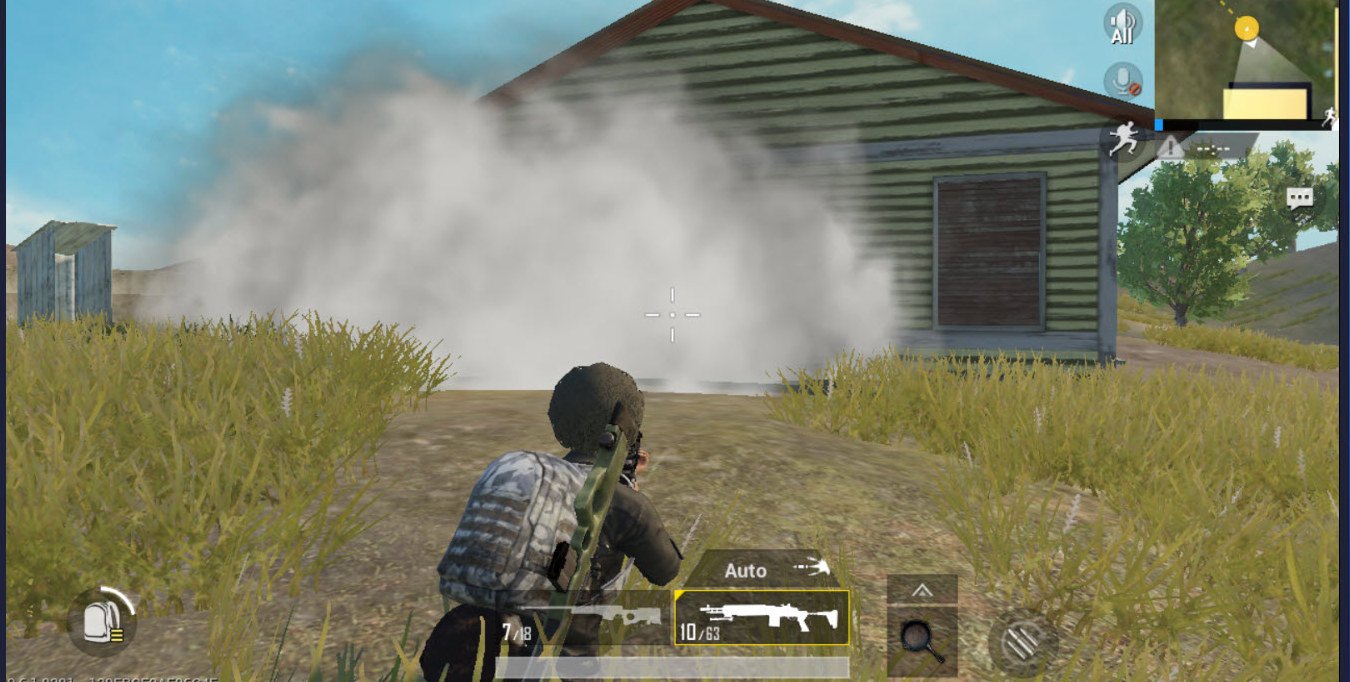 Công dụng của bom khói Smoke Grenade trong PUBG Mobile